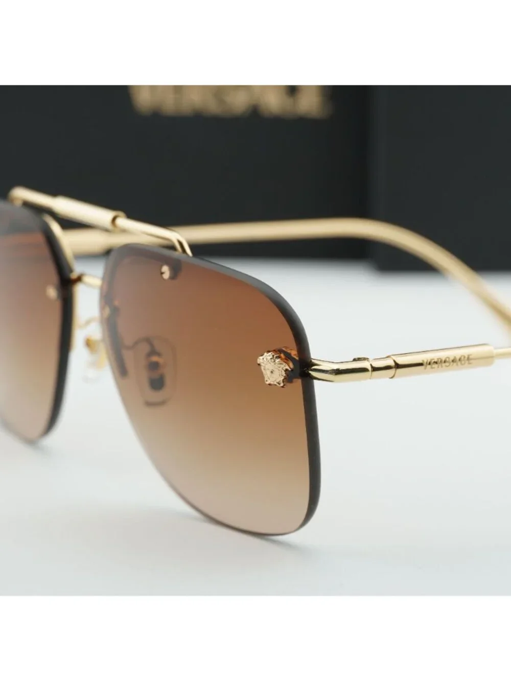 Versace model ve2296